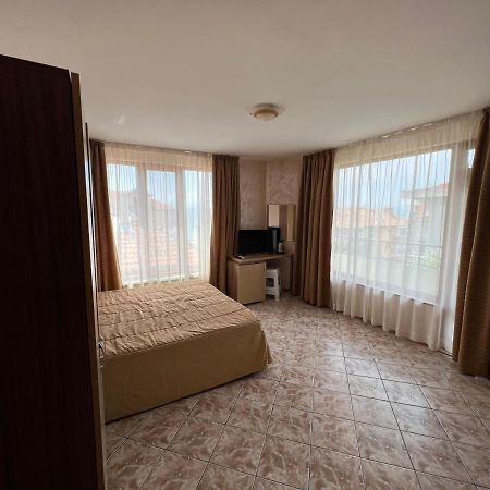 Stamatovi Family Hotel Pomorie Buitenkant foto