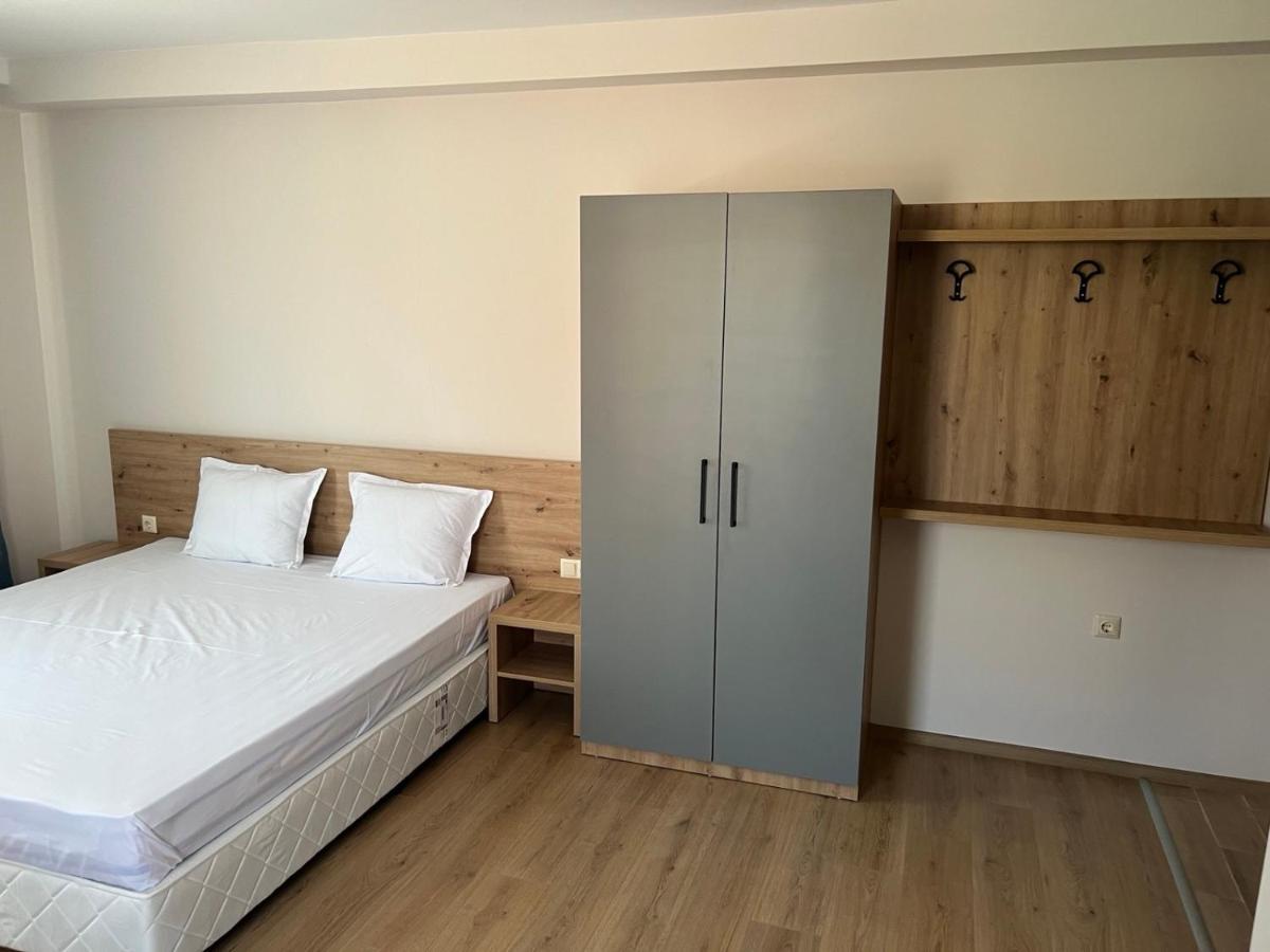 Stamatovi Family Hotel Pomorie Buitenkant foto