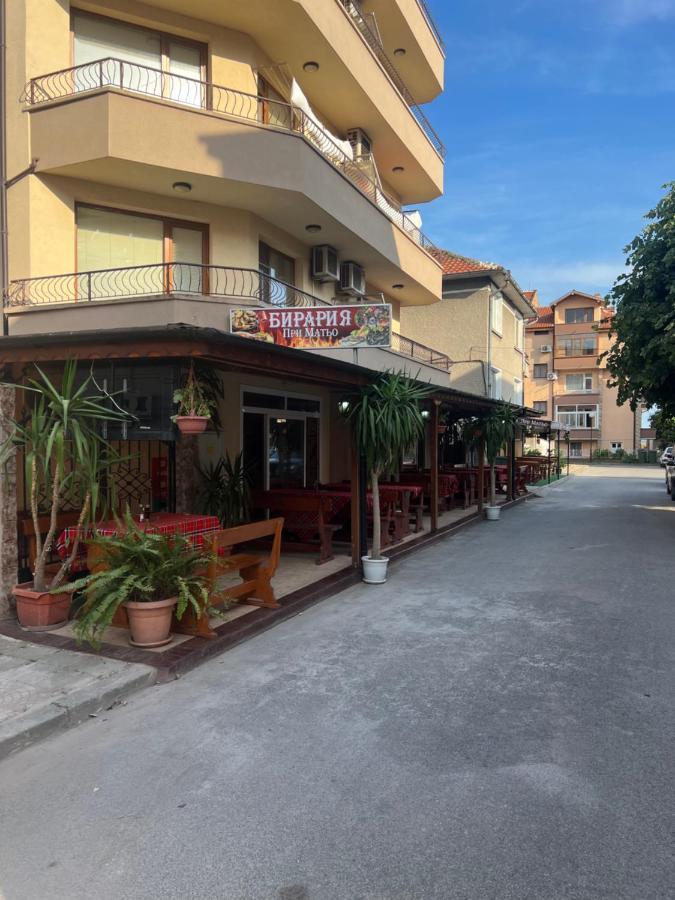 Stamatovi Family Hotel Pomorie Buitenkant foto