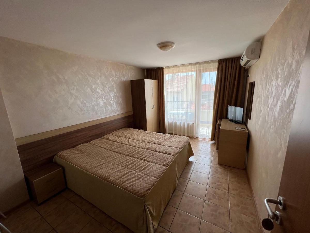 Stamatovi Family Hotel Pomorie Buitenkant foto