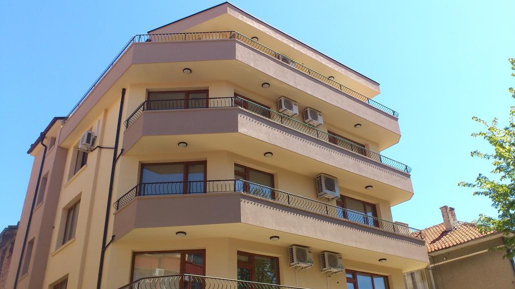 Stamatovi Family Hotel Pomorie Buitenkant foto